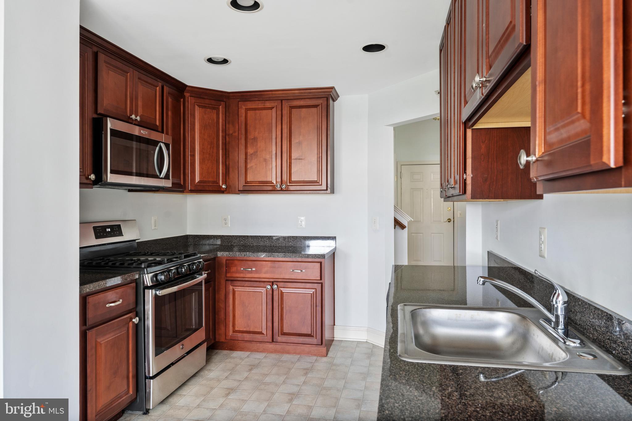 12832 Clarksburg Square Road, Unit 301 Clarksburg, MD 20871 - Photo 19 of 46