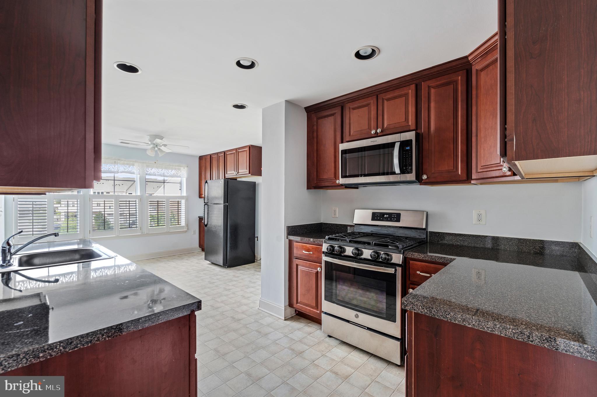 12832 Clarksburg Square Road, Unit 301 Clarksburg, MD 20871 - Photo 20 of 46