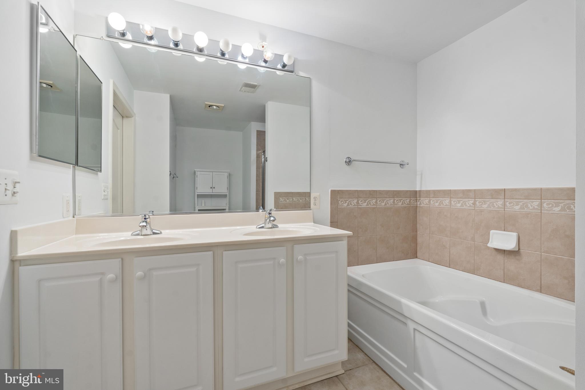 12832 Clarksburg Square Road, Unit 301 Clarksburg, MD 20871 - Photo 23 of 46