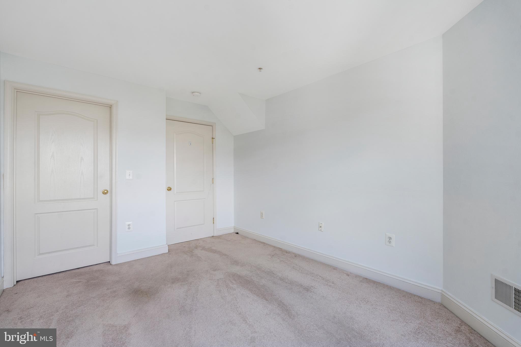 12832 Clarksburg Square Road, Unit 301 Clarksburg, MD 20871 - Photo 31 of 46