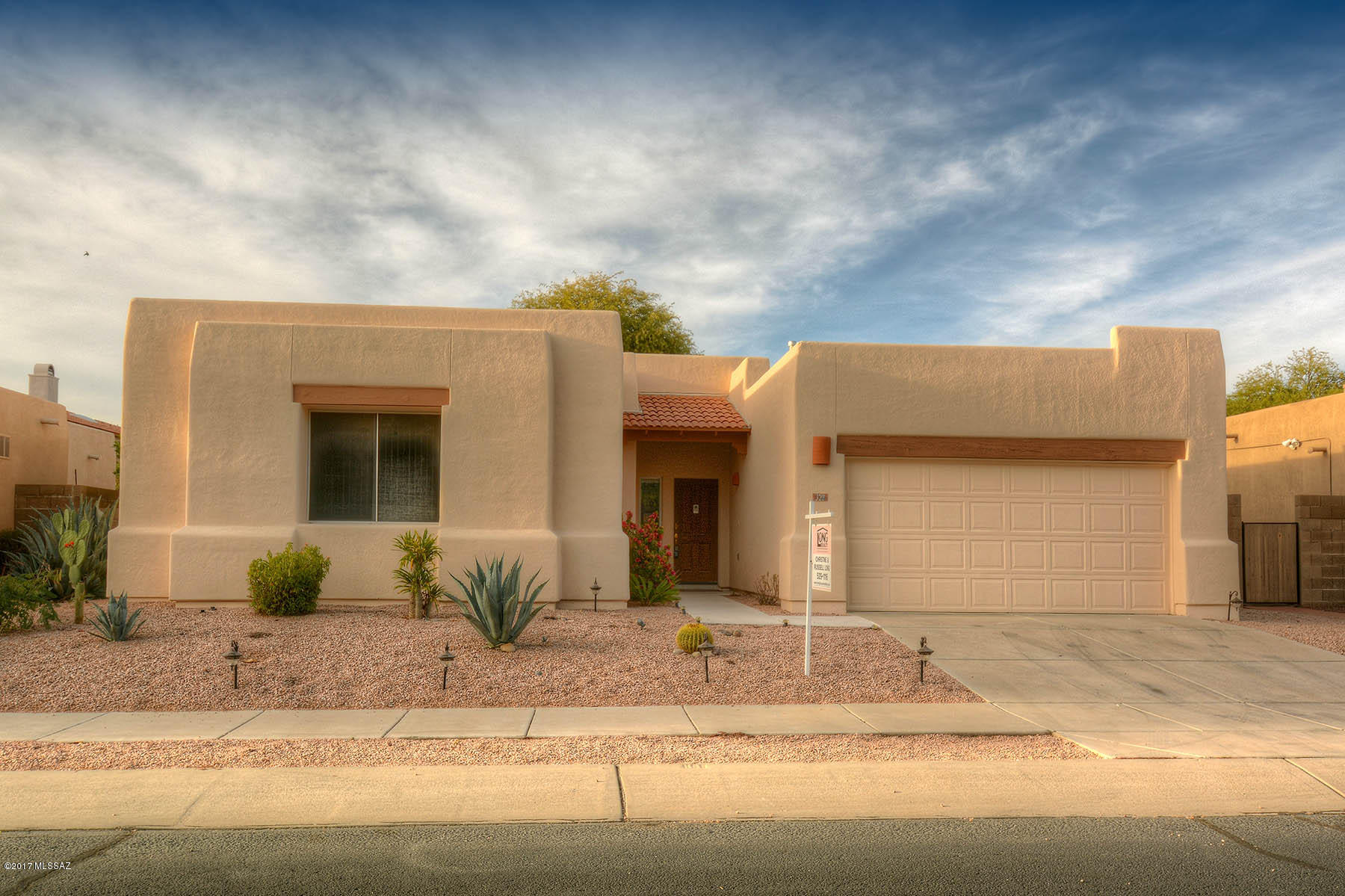 328 Ajax Peak Road Oro Valley, AZ 85737 - Photo 3 of 22