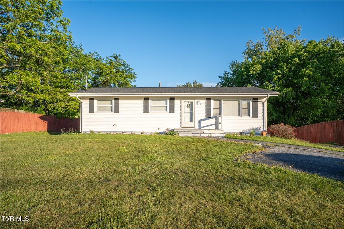 203 Hemlock Road Bristol, TN 37620 - Photo 1 of 34 01-DSC07520-HDR