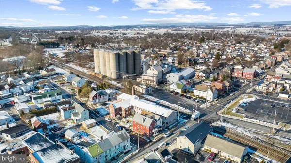 $650,000 | 102 South Richmond Street, Fleetwood, PA 19522