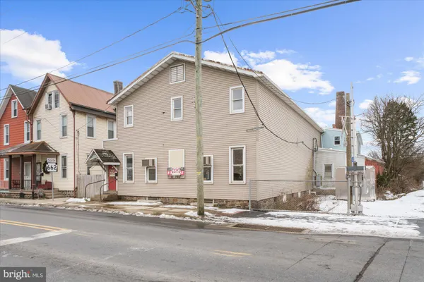 $650,000 | 102 South Richmond Street, Fleetwood, PA 19522