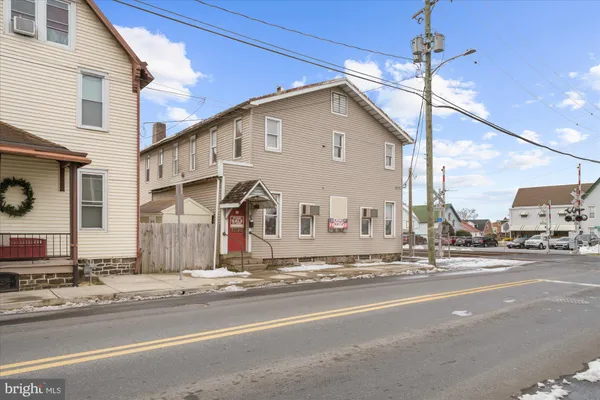 $650,000 | 102 South Richmond Street, Fleetwood, PA 19522