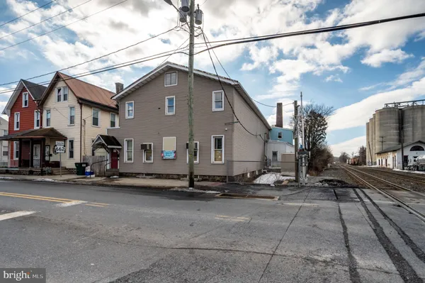 $650,000 | 102 South Richmond Street, Fleetwood, PA 19522