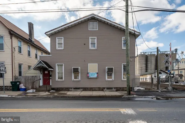 $650,000 | 102 South Richmond Street, Fleetwood, PA 19522
