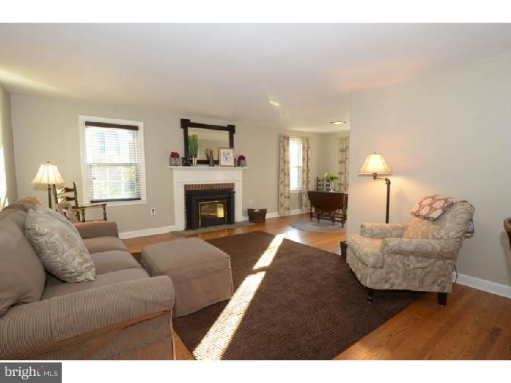 155 Ridgefield Road Newtown Square, PA 19073 - Photo 3 of 23 Living Room