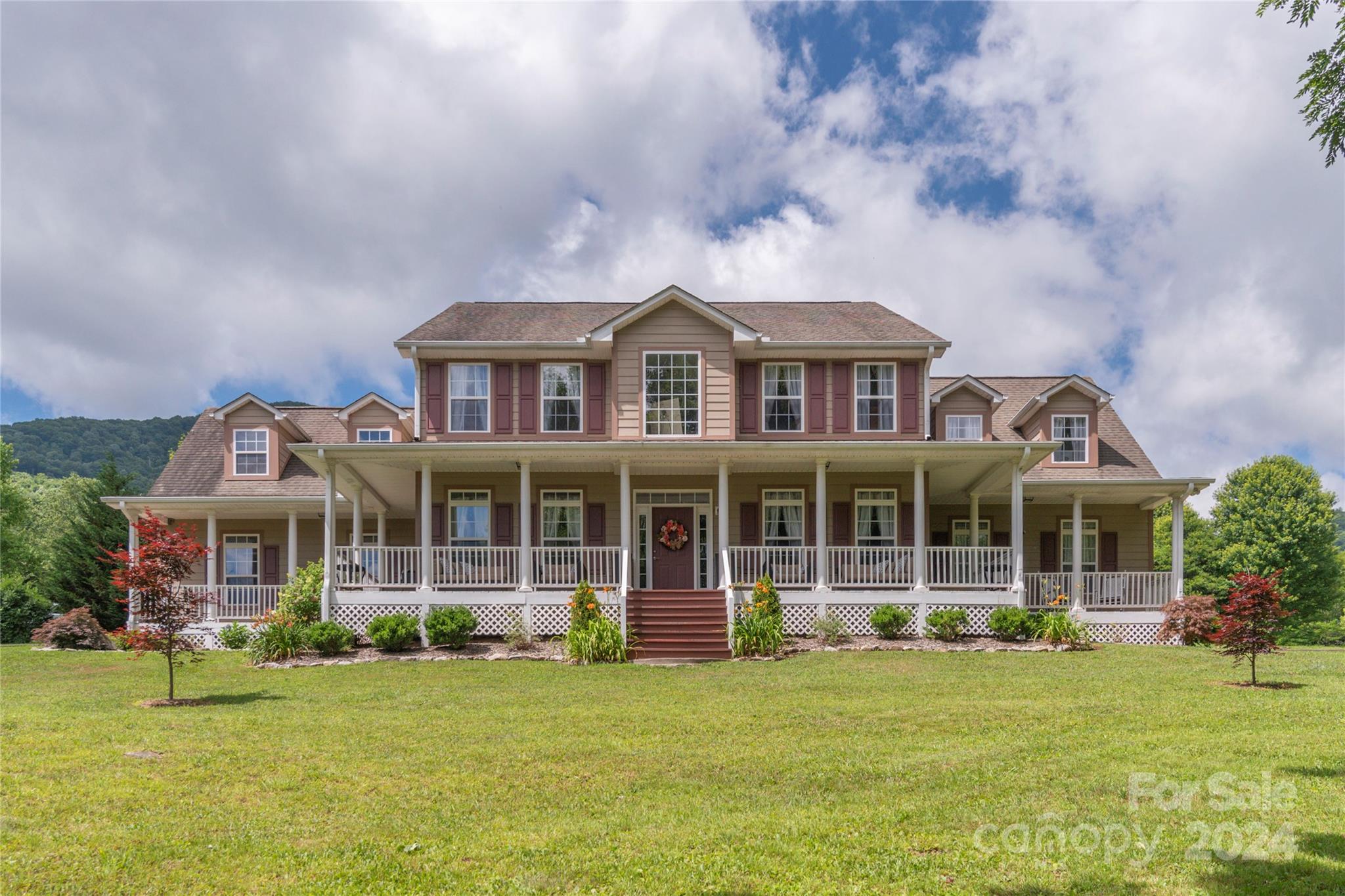 46 Rice Drive Waynesville, NC 28785 - Photo 2 of 40 Gallery Image 2