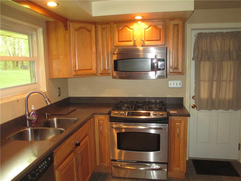 225 S Trail Butler, PA 16002 - Photo 6 of 17