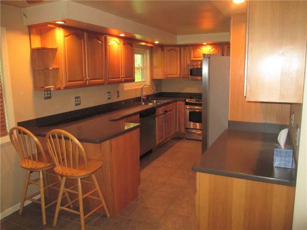 225 S Trail Butler, PA 16002 - Photo 8 of 17