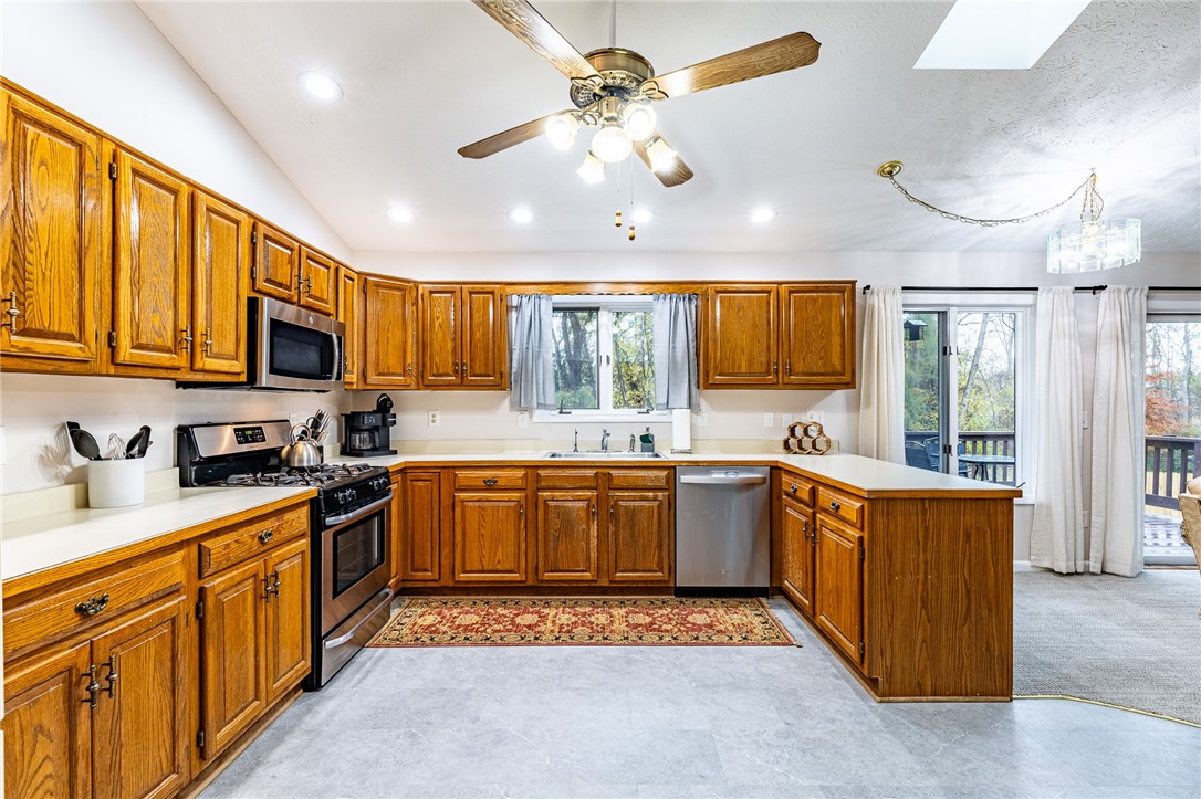 1305 Whalen Road Penfield, NY 14526 - Photo 13 of 44