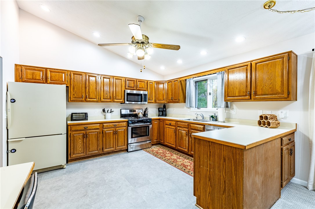 1305 Whalen Road Penfield, NY 14526 - Photo 14 of 44