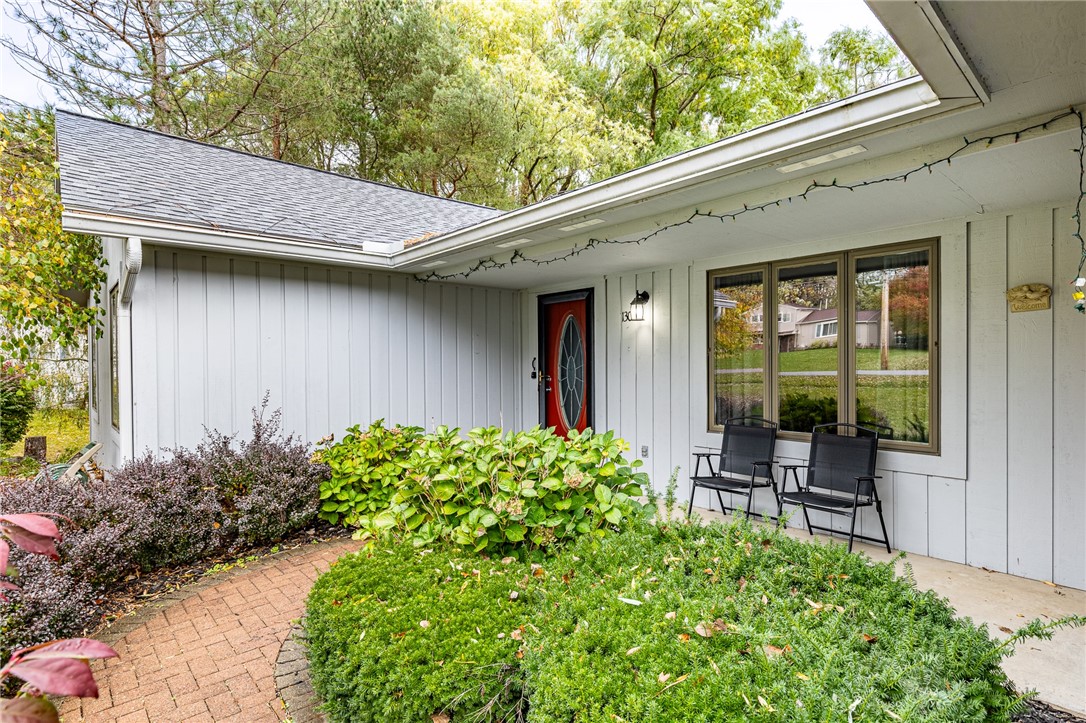 1305 Whalen Road Penfield, NY 14526 - Photo 3 of 44