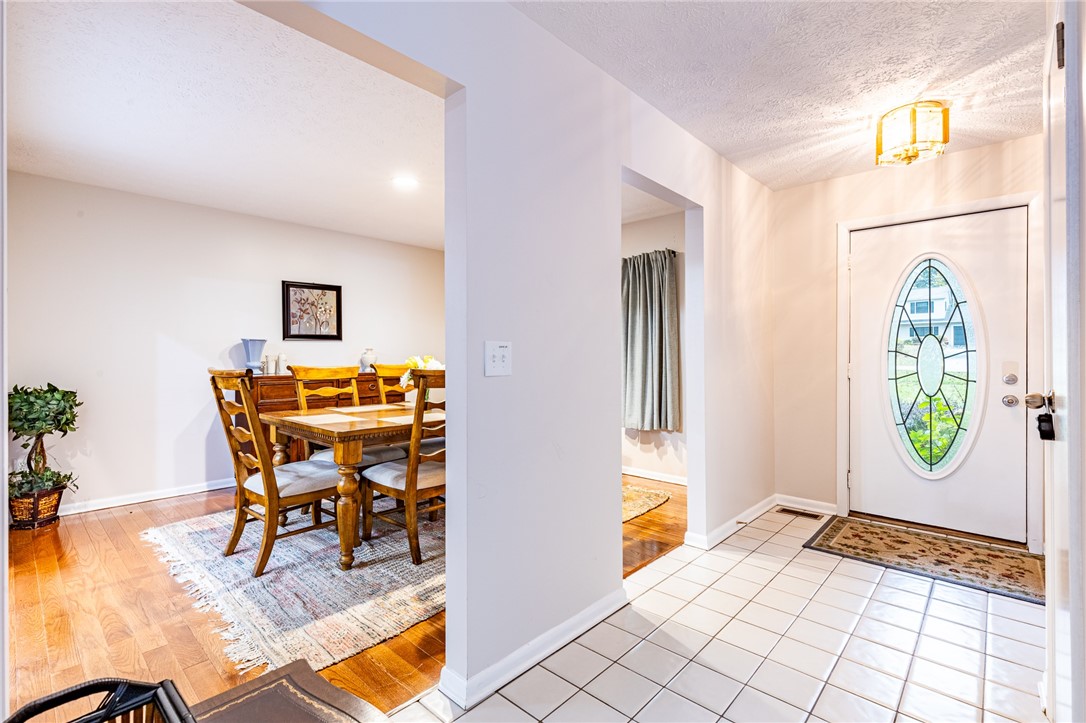 1305 Whalen Road Penfield, NY 14526 - Photo 4 of 44