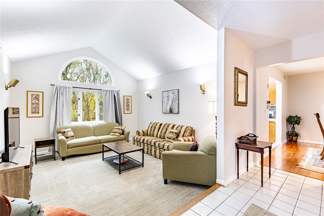 1305 Whalen Road Penfield, NY 14526 - Photo 5 of 44