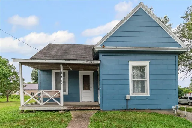 $104,900 | 1203 West Main Street, Richmond, MO 64085