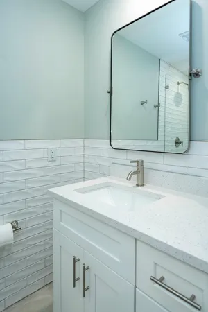 $1,800 | 1806 Highway 35 Street North, Unit A4, Rockport, TX 78382