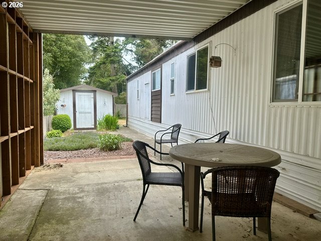 3760 Highway 101, Unit 18 Florence, OR 97439 - Photo 19 of 29 Carport