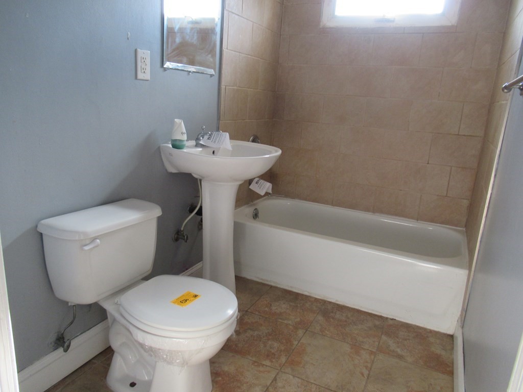 57 Surrey Road Springfield, MA 01118 - Photo 6 of 19