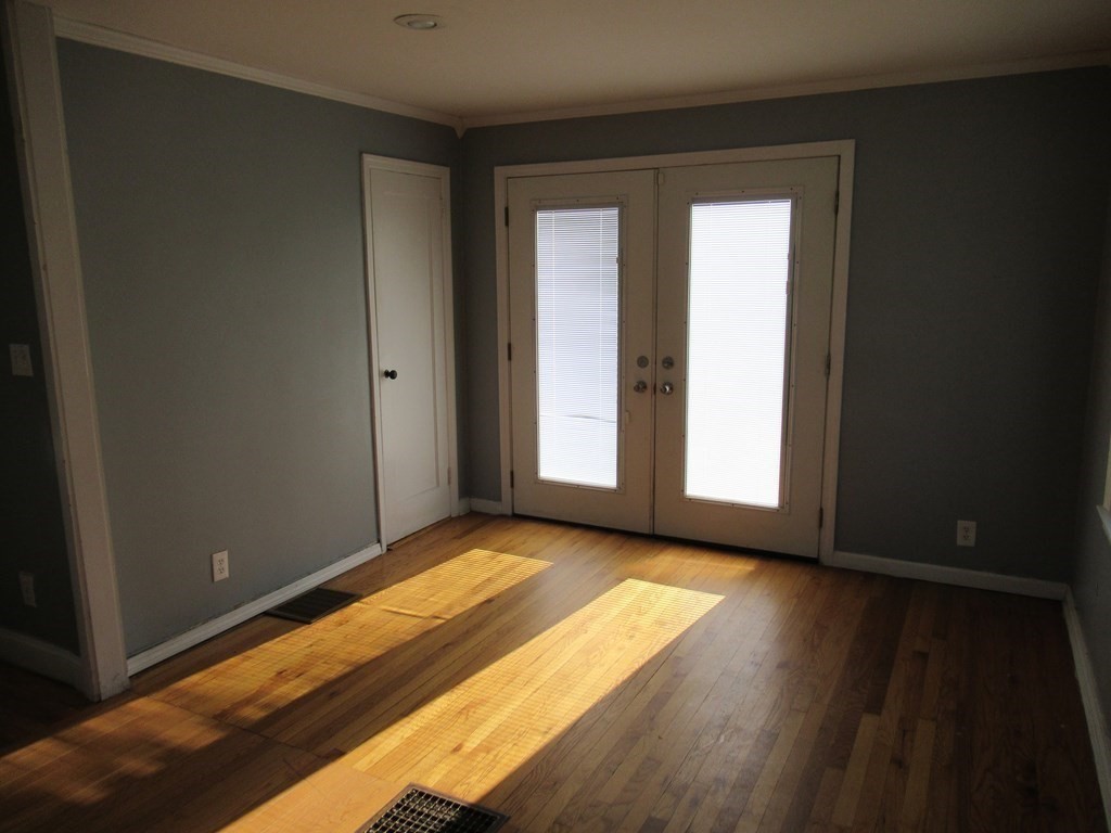 57 Surrey Road Springfield, MA 01118 - Photo 8 of 19