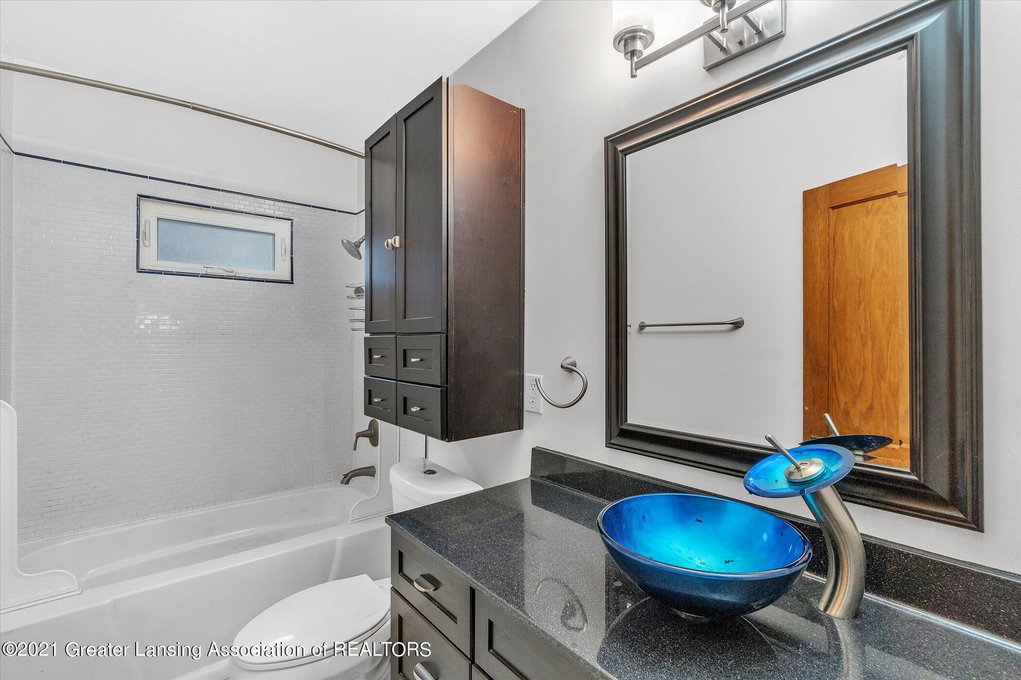 318 Wayburn Road Lansing, MI 48910 - Photo 24 of 46 25-318 Wayburn Rd-windowstill-realestate