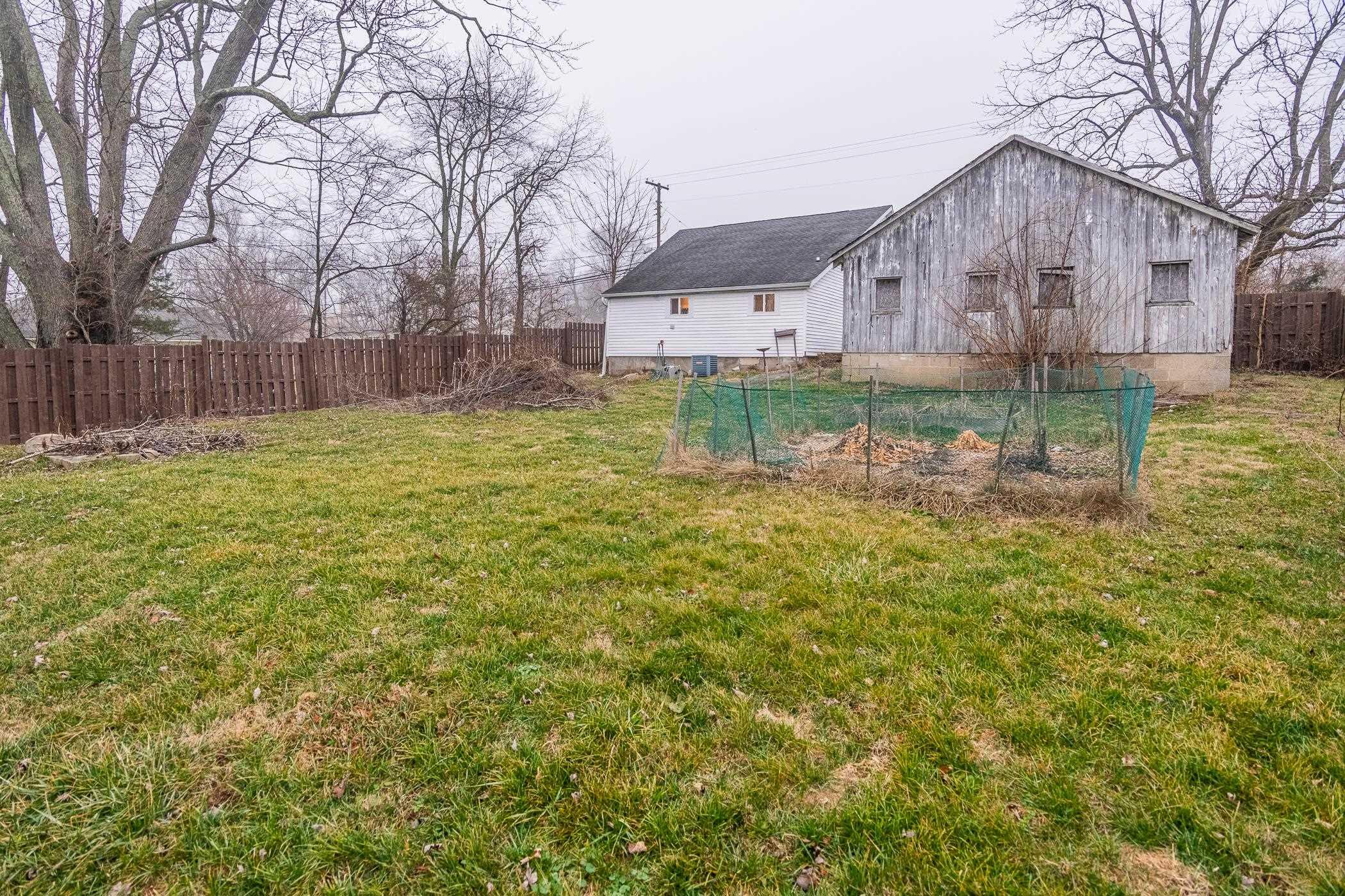 7698 South Strain Ridge Road Bloomington, IN 47401 - Photo 33 of 36 Gallery Image 33