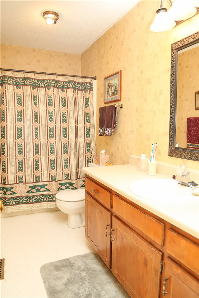 1514 Edgeside Court Raleigh, NC 27609 - Photo 20 of 26 Upper Hall Bath with Tub shower combination