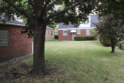491 Longcommon Road Riverside, IL 60546 - Photo 3 of 12