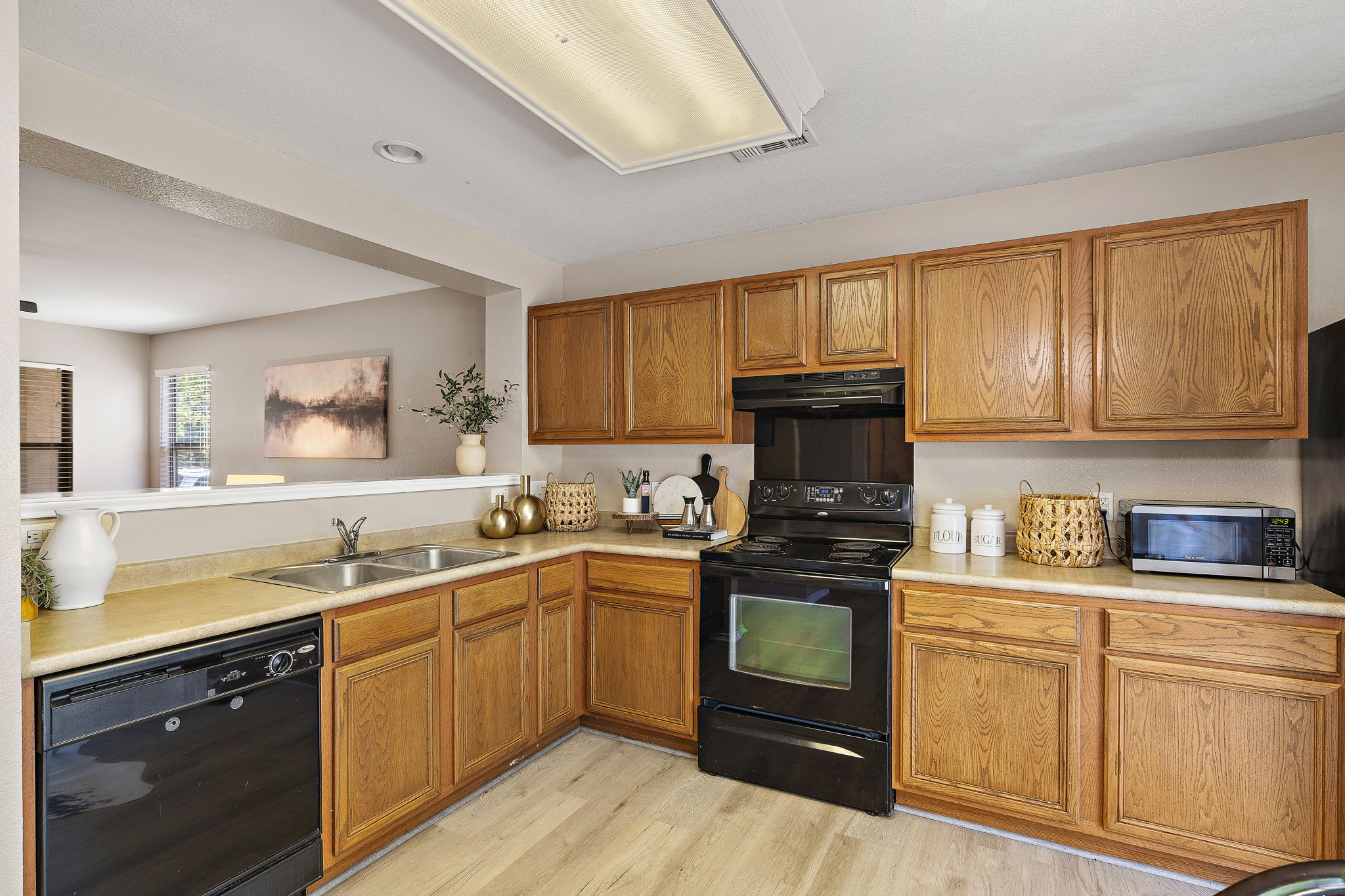 5705 Viewpoint Drive Austin, TX 78744 - Photo 11 of 30