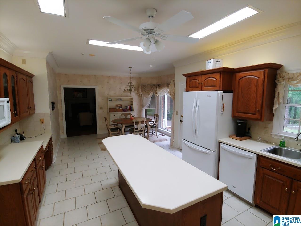 1409 Stonehill Road Sylacauga, AL 35150 - Photo 15 of 39