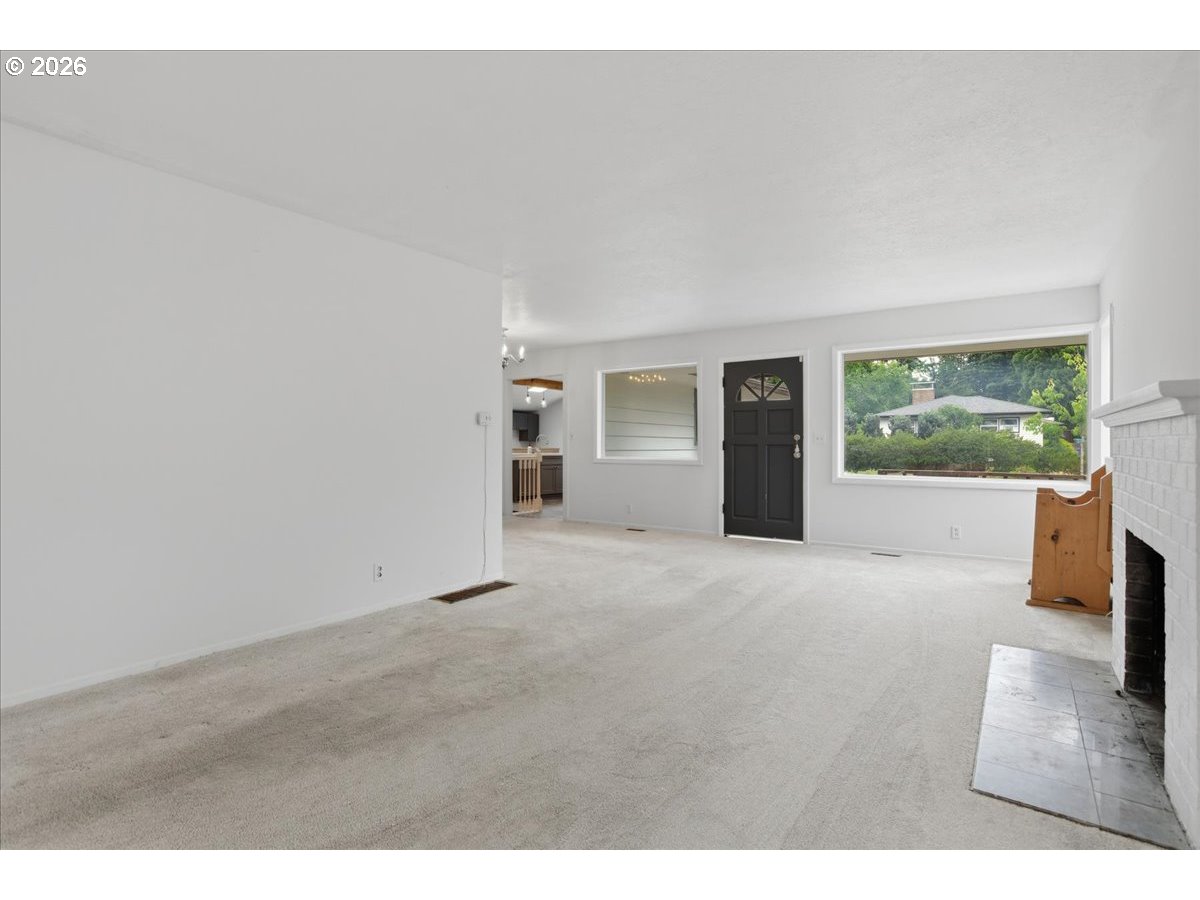 10834 Southeast Long Street Portland, OR 97266 - Photo 8 of 38