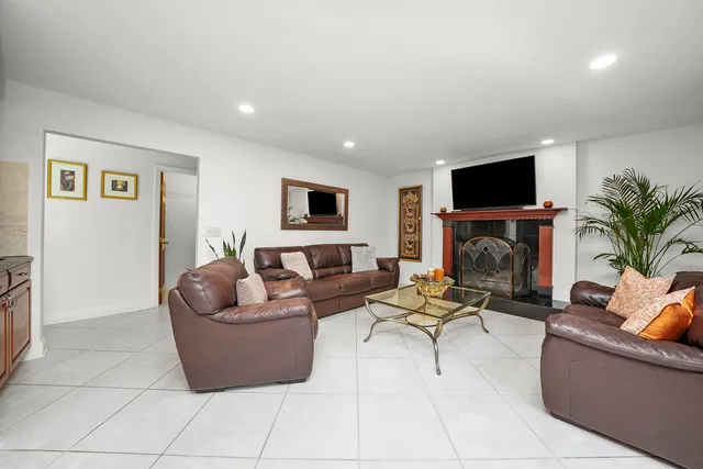 $1,100,000 | 2503 Indian Ridge Drive, Glenview, IL 60026