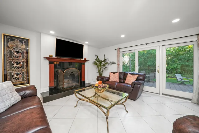 $1,100,000 | 2503 Indian Ridge Drive, Glenview, IL 60026