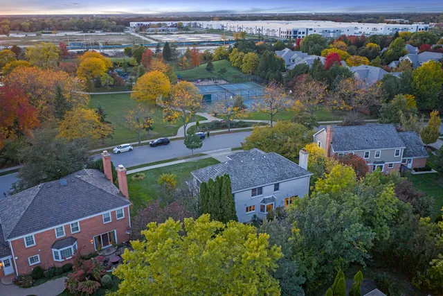 $1,100,000 | 2503 Indian Ridge Drive, Glenview, IL 60026