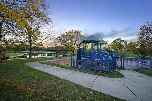 $1,100,000 | 2503 Indian Ridge Drive, Glenview, IL 60026