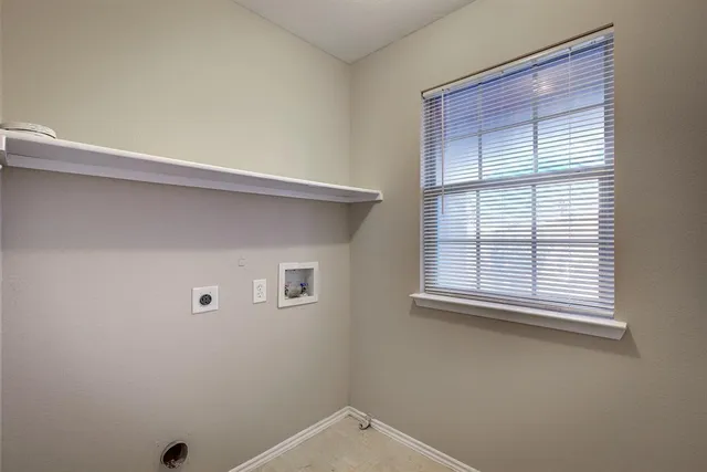 $2,445 | 7302 Cresswell Drive, Arlington, TX 76001