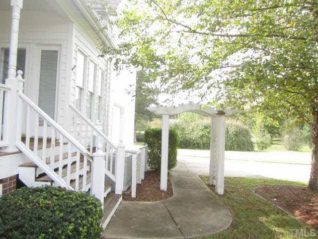 3736 Sunlake Farms Road Apex, NC 27539 - Photo 3 of 14 Gallery Image 3