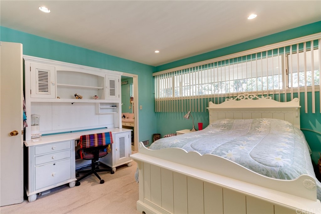 2000 Braeburn Road Altadena, CA 91001 - Photo 32 of 46 a bed room with a bed and a window