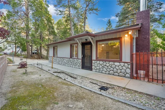 $319,999 | 32159 Cove Circle, Running Springs, CA 92382