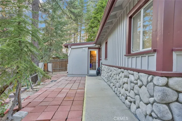 $319,999 | 32159 Cove Circle, Running Springs, CA 92382