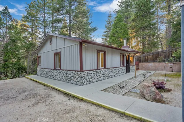 $319,999 | 32159 Cove Circle, Running Springs, CA 92382