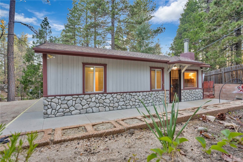 32159 Cove Circle Running Springs, CA 92382 - Photo 17 of 22