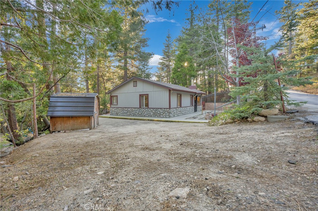 32159 Cove Circle Running Springs, CA 92382 - Photo 6 of 22