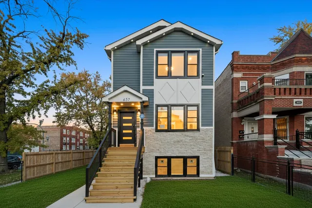 $519,000 | 657 North Pine Avenue, Chicago, IL 60644