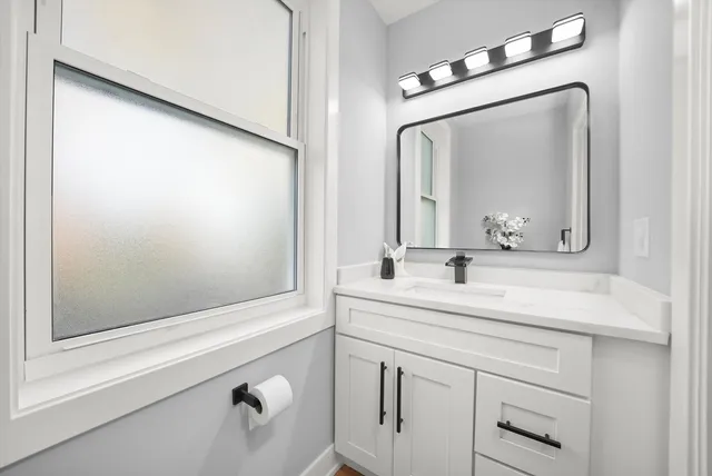 $519,000 | 657 North Pine Avenue, Chicago, IL 60644