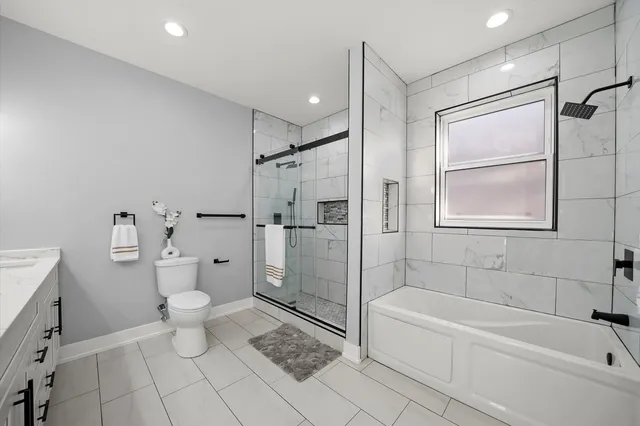 $519,000 | 657 North Pine Avenue, Chicago, IL 60644