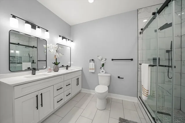 $519,000 | 657 North Pine Avenue, Chicago, IL 60644