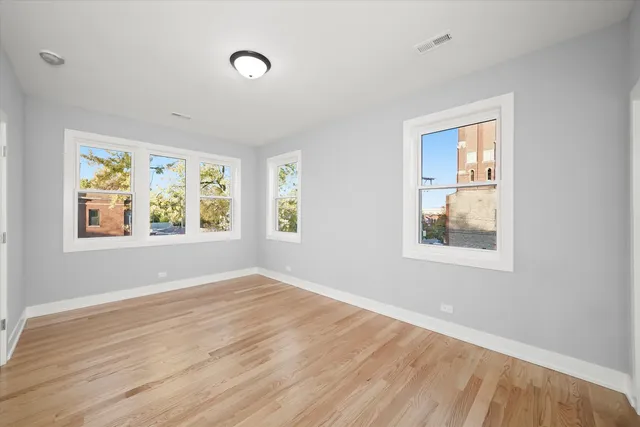 $519,000 | 657 North Pine Avenue, Chicago, IL 60644