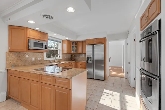 $995,000 | 3255 Westview Drive, Northbrook, IL 60062